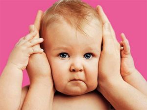 Развитие ребенка - слух и осязание